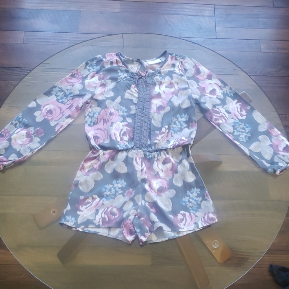 Super cute floral romper